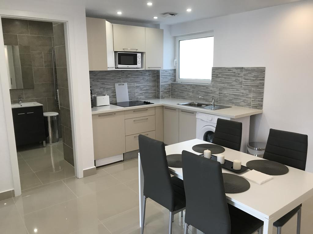 Athena Apartment Artemida  Exterior photo