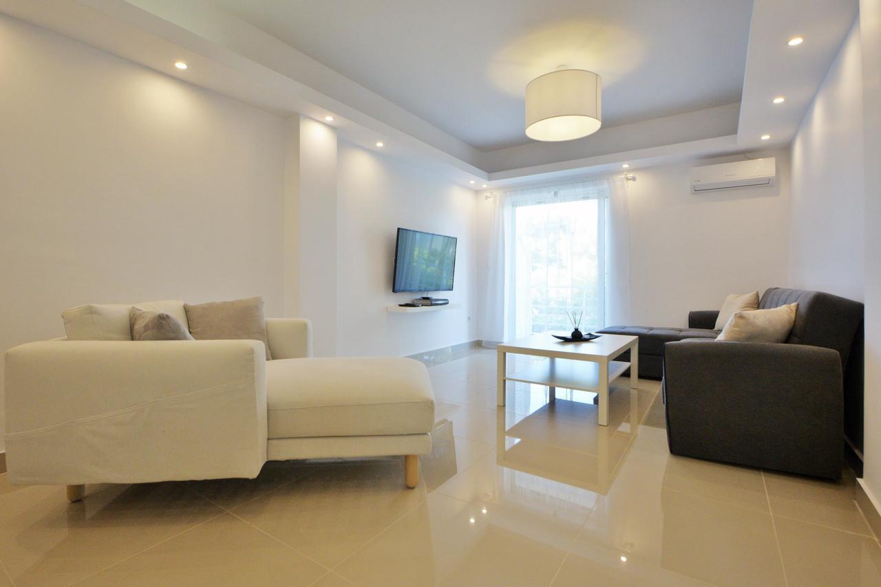 Athena Apartment Artemida  Exterior photo